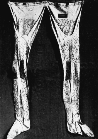 Hose worn below armor in 14-15th century, Bayrische National Museum, Munchen. Photo - bildindex.de