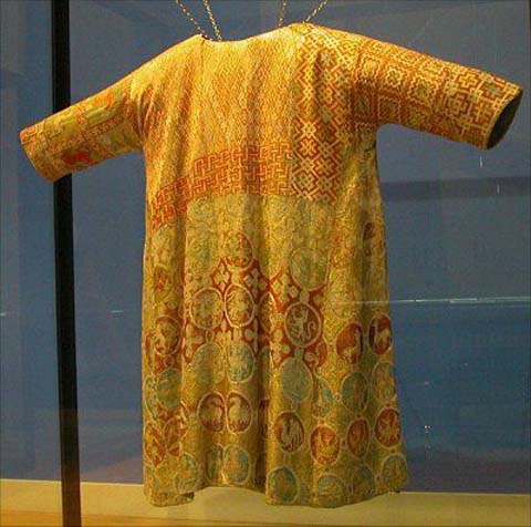 Tunic from 13th century is shown in Museum fur Angewandte Kunst, Vienna