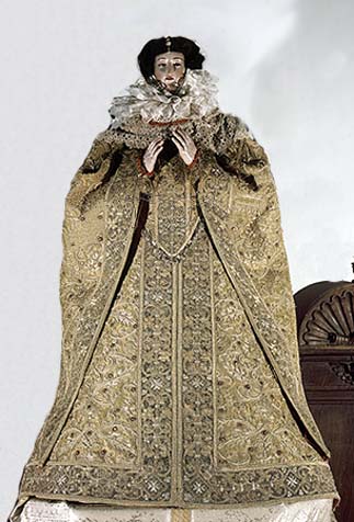 Dress of Isabela Clara Eugenie, on the statue of Virgin Mary, 1598, Museo de Convento de San Clemente, Toledo.