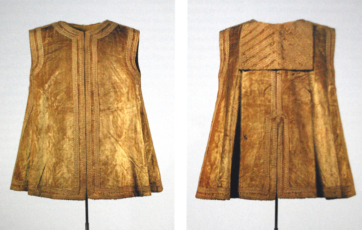 Coat is in collection of Germanisches National Museum, Nurmberg.