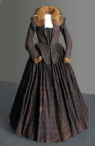 Dress of Marketa Lobkowicz, silk velvet skirt made of 23 parts, silk bodice (1617), Museum of Mikulov