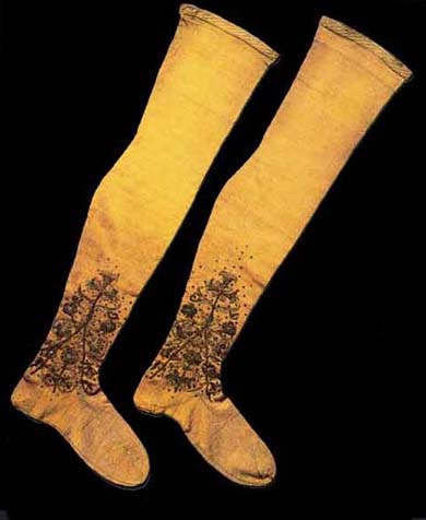 Stocking knitted and embroidered for young boy in ca 1600.VA, London (?)