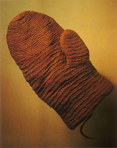 Mittens, 12th century, Statens Historiska Museum, Stockholm