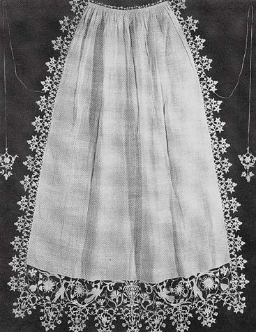 Apron, turn of 16/17th century, Lace and Lace Making, Mariane Powys, Dover Publicationns, 2002, www.realmofvenus.renaissanceitaly.net